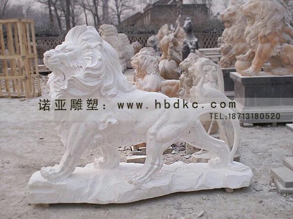 ����ʯʨ�ӵİڷ�